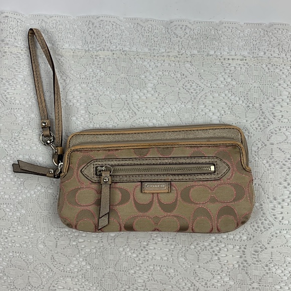 Coach Signature C Canvas Leather Wristlet Wallet Zip Close Tan Pink silver Strap - Picture 3 of 15